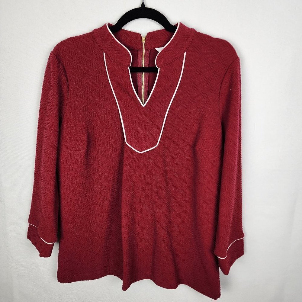 NWT Crown & Ivy Textured Blouse‎ M